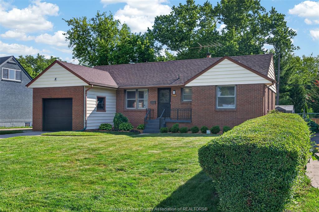 3120-academy-drive-windsor-ontario-26013448