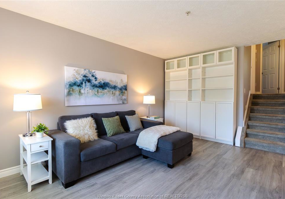 3994-maple-leaf-windsor-ontario-26013451
