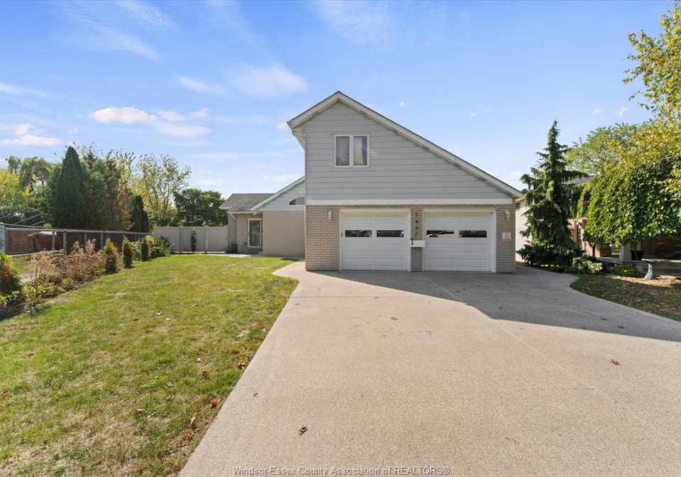1467-guildwood-crescent-lasalle-ontario-26013457