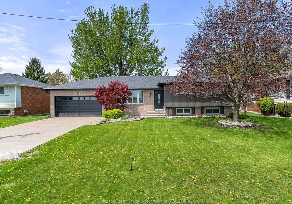 157-fairview-avenue-east-essex-ontario-26013458