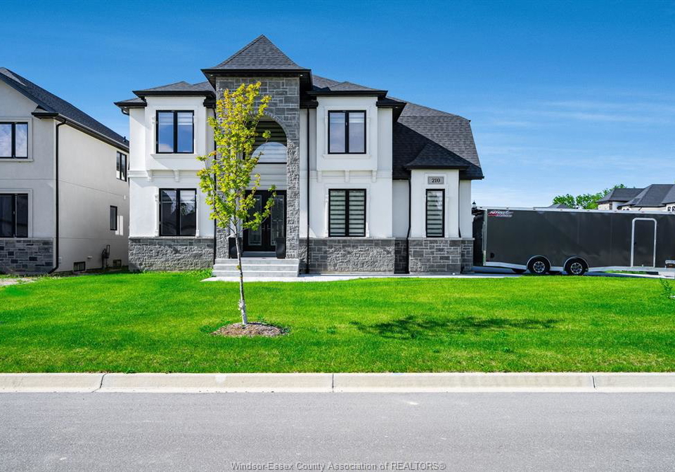 210-cowan-court-amherstburg-ontario-26013467