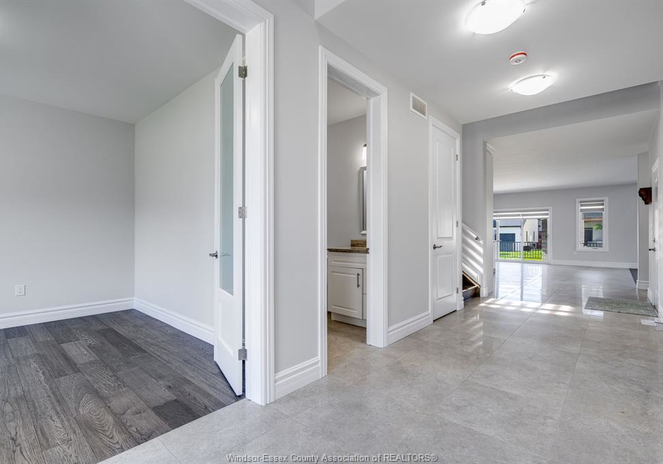 210-cowan-court-amherstburg-ontario-26013467