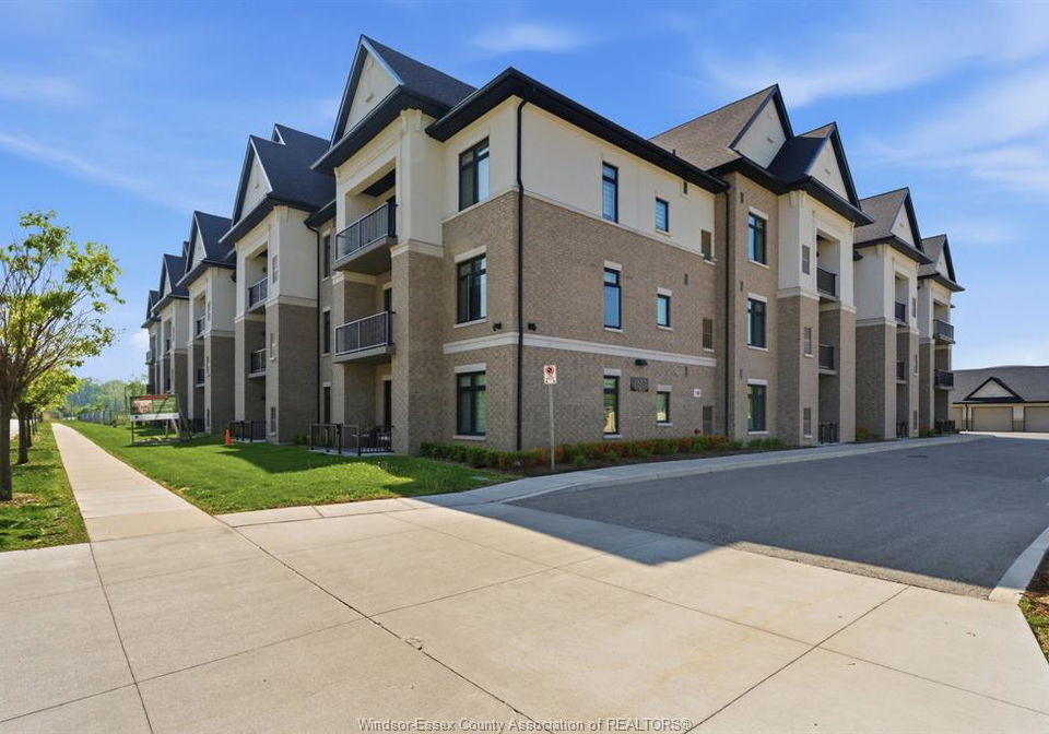 1855-wyoming-lasalle-ontario-26013469