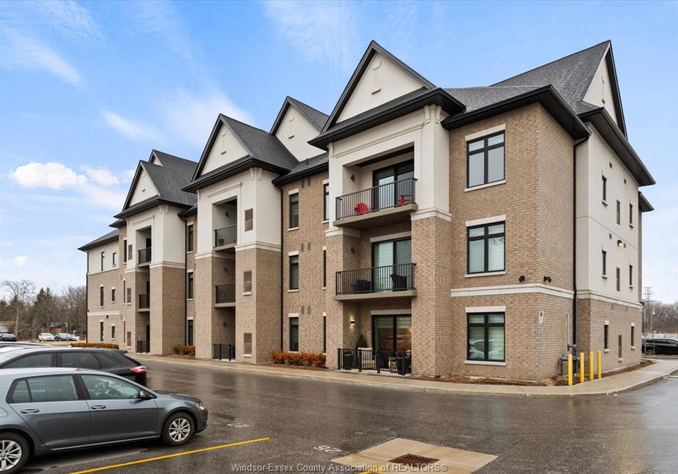 1855-wyoming-lasalle-ontario-26013469