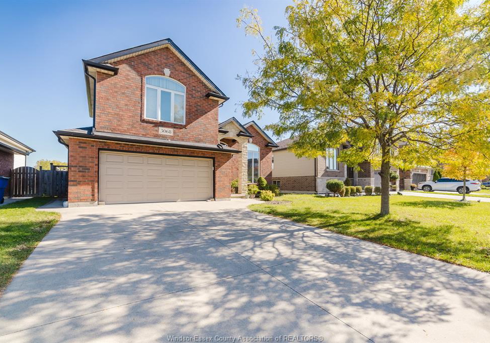 3068-troup-crescent-windsor-ontario-26013470