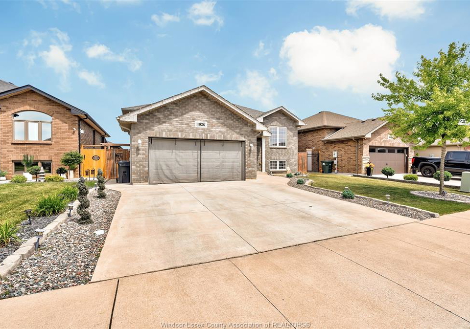 1026-thunderbay-avenue-windsor-ontario-26013484