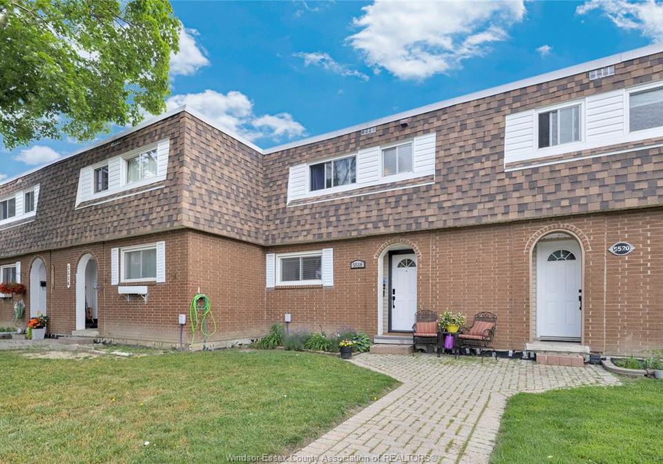 5518-empress-windsor-ontario-26013492
