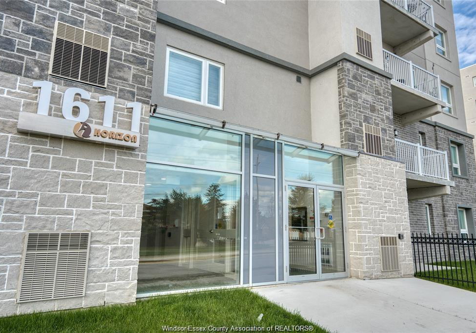 1611-banwell-road-windsor-ontario-26013498