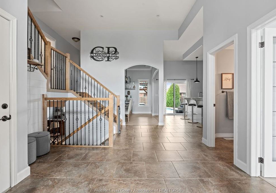 1364-colonial-crossing-lakeshore-ontario-26013501