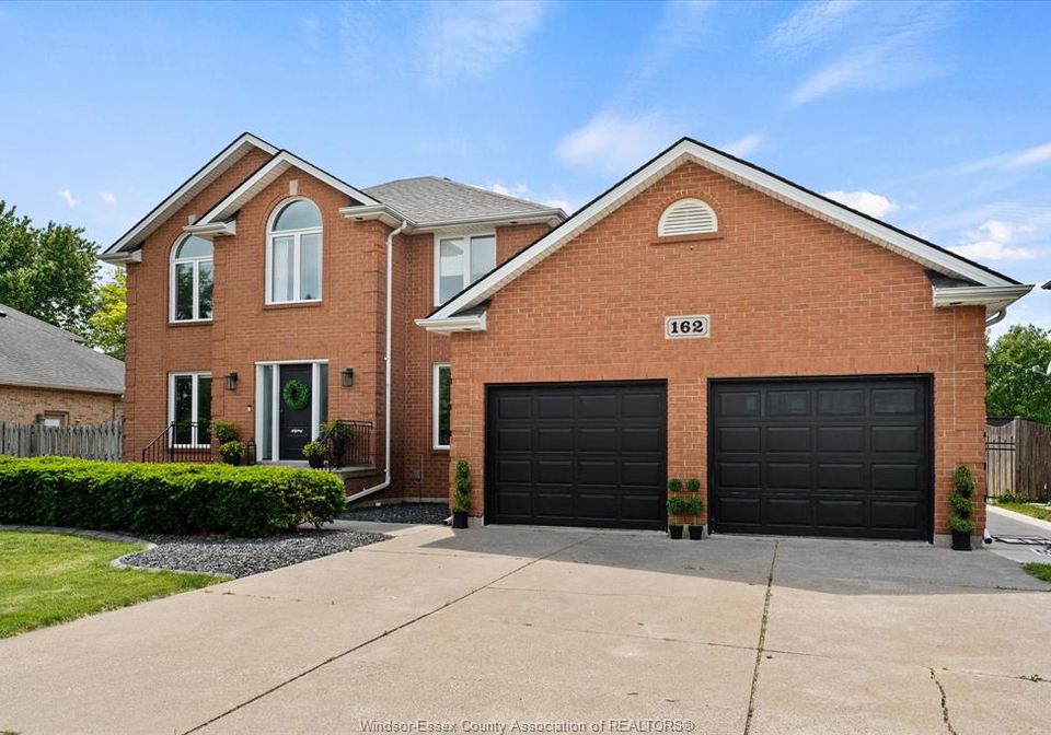 162-martin-drive-lakeshore-ontario-26013536