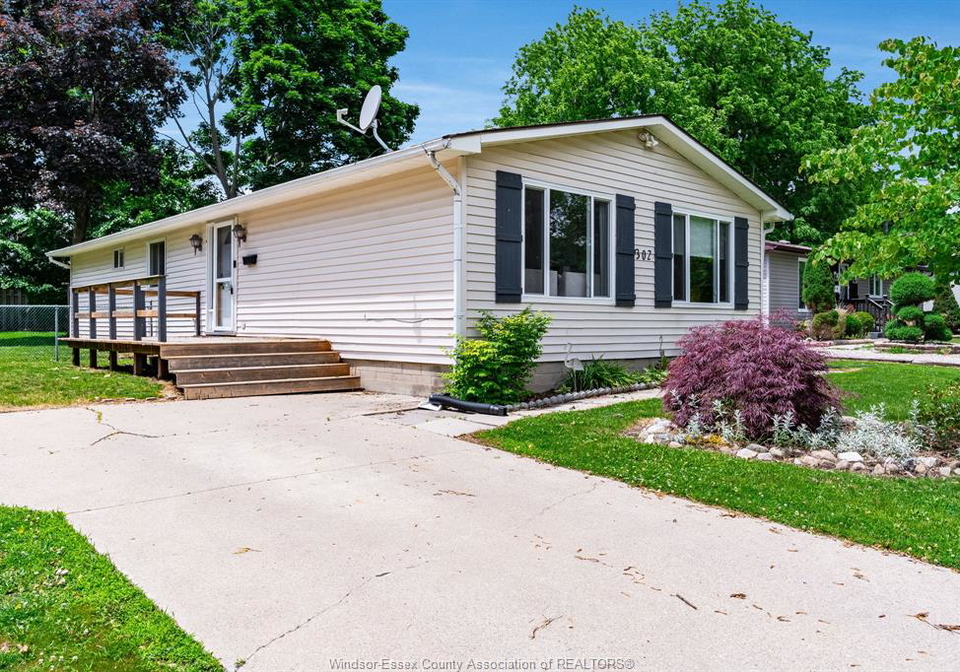 302-summerset-avenue-kingsville-ontario-26013541