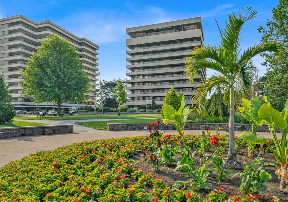 5125-riverside-drive-east-windsor-ontario-26013546