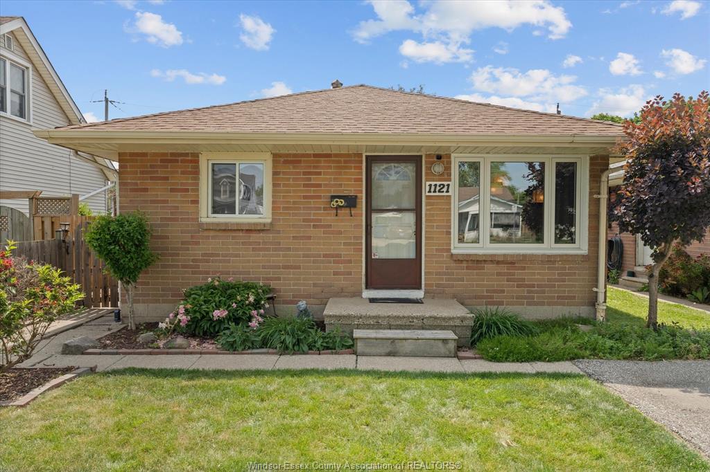 1121-partington-windsor-ontario-26013554