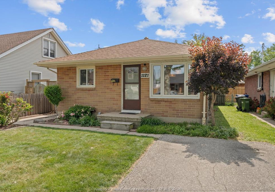 1121-partington-windsor-ontario-26013554