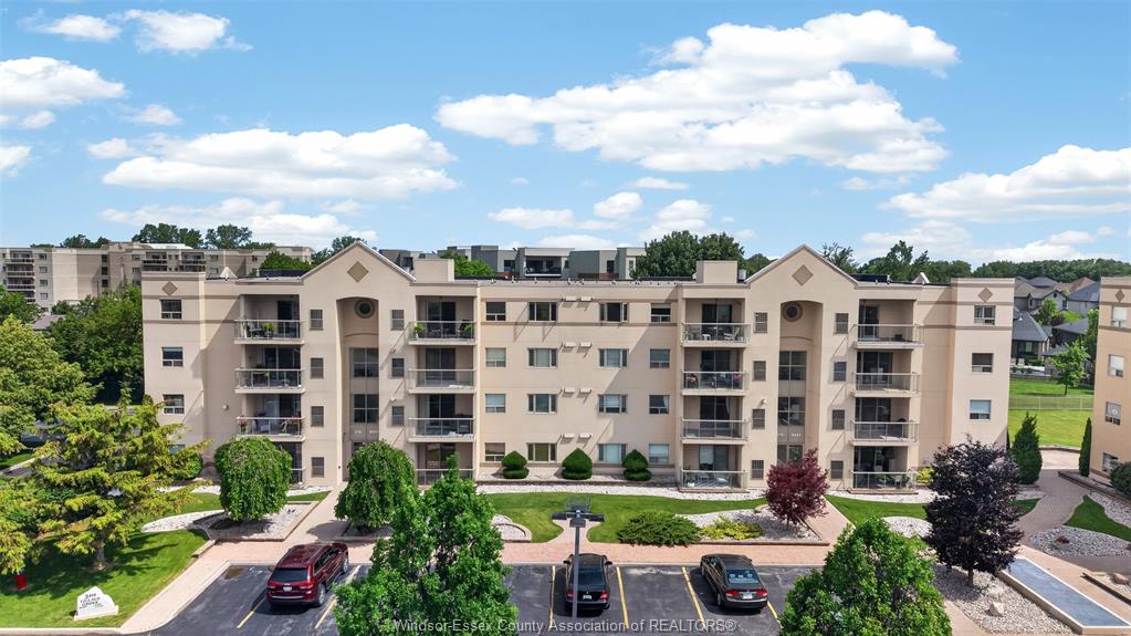 310-village-grove-drive-tecumseh-ontario-26013557