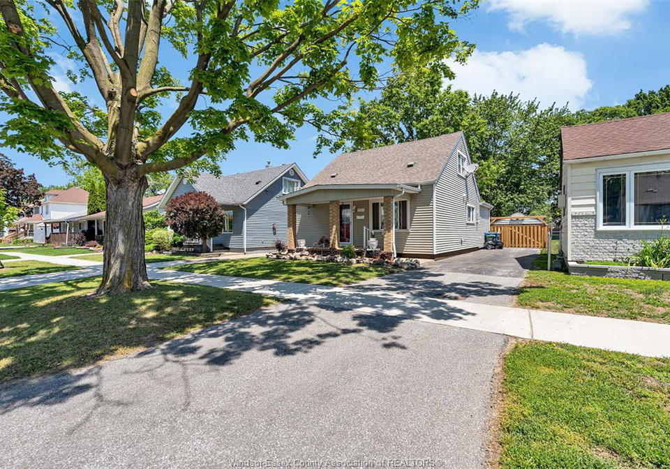 1554-aubin-road-windsor-ontario-26013564
