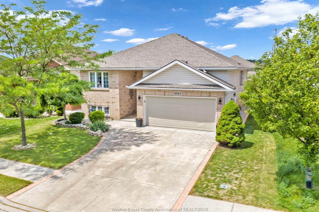 1045-clover-avenue-windsor-ontario-26013571