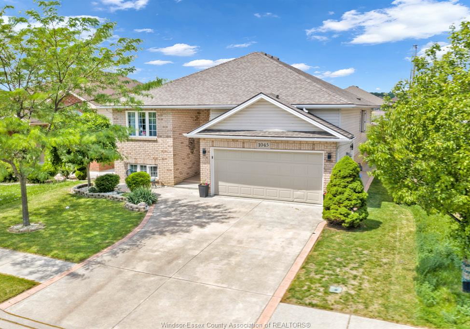 1045-clover-avenue-windsor-ontario-26013571