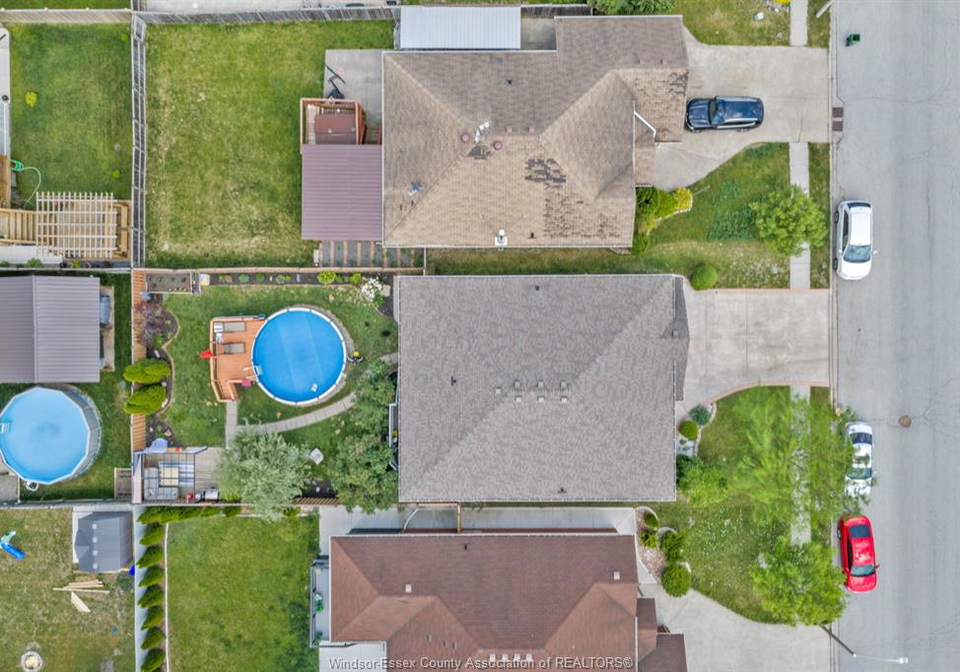 1045-clover-avenue-windsor-ontario-26013571