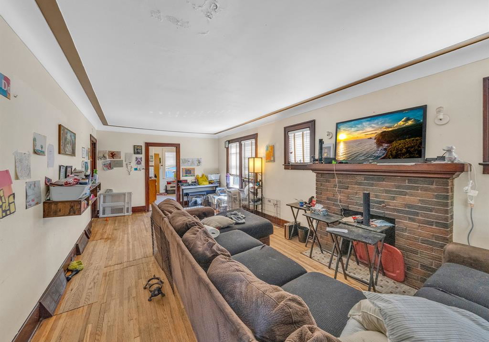 1560-janette-avenue-windsor-ontario-26013576