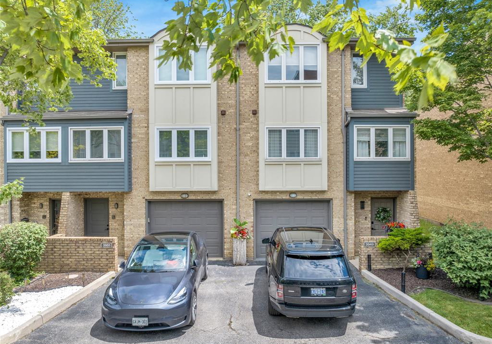 3949-riverside-drive-east-windsor-ontario-26013580