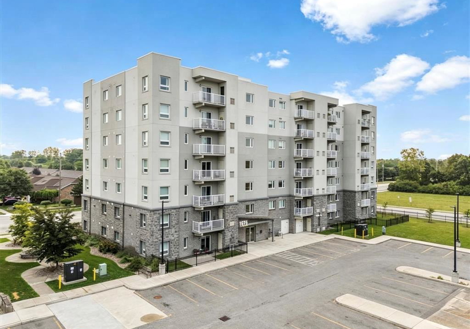 1675-banwell-street-windsor-ontario-26013582