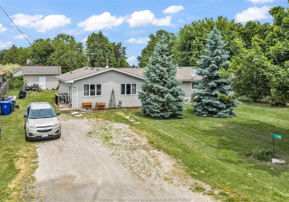 126-mcleod-amherstburg-ontario-26013586
