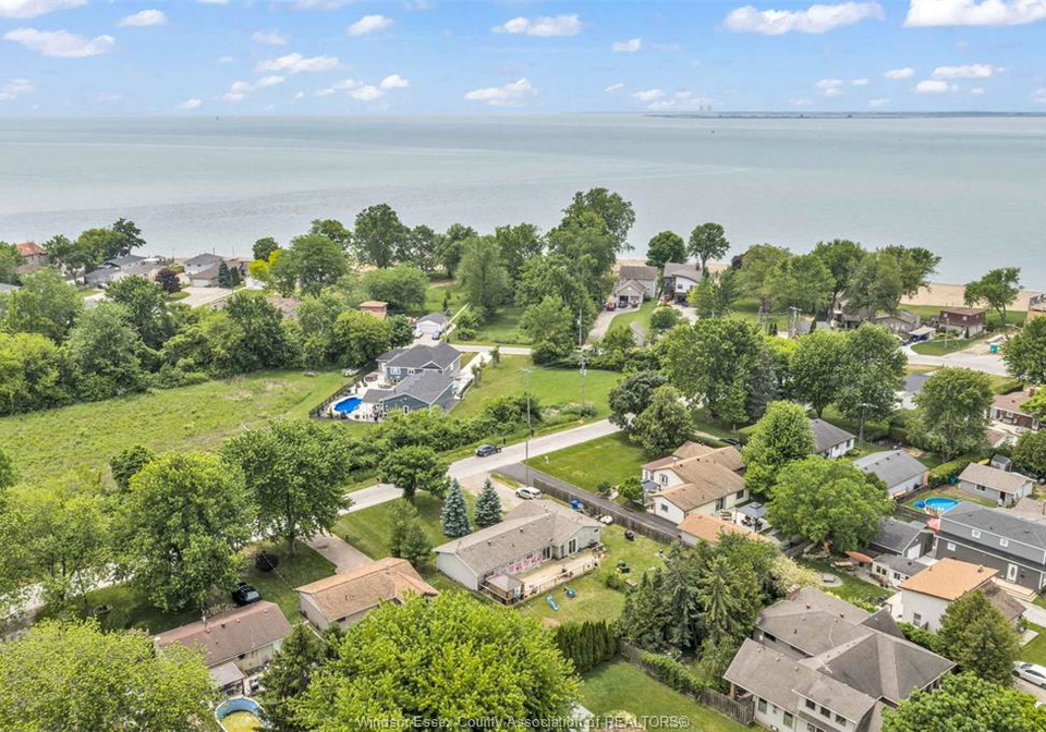 126-mcleod-amherstburg-ontario-26013586