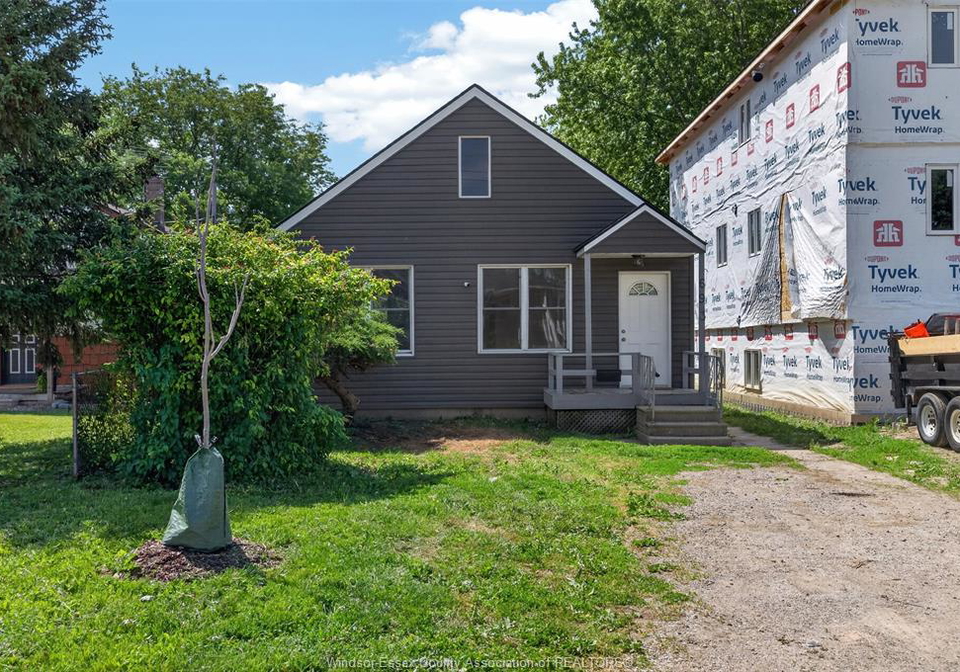 693-south-pacific-windsor-ontario-26013587