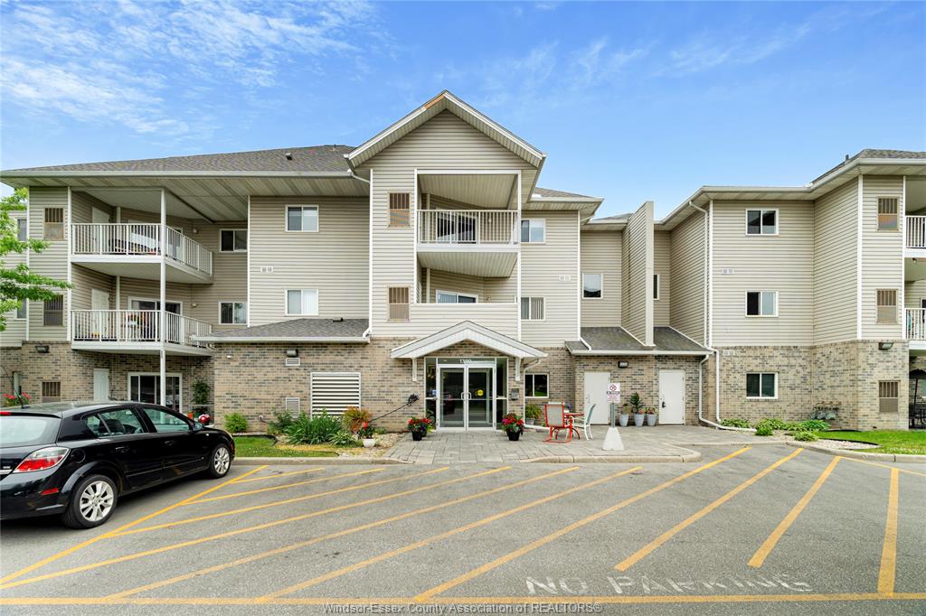 1390-lauzon-road-windsor-ontario-26013591