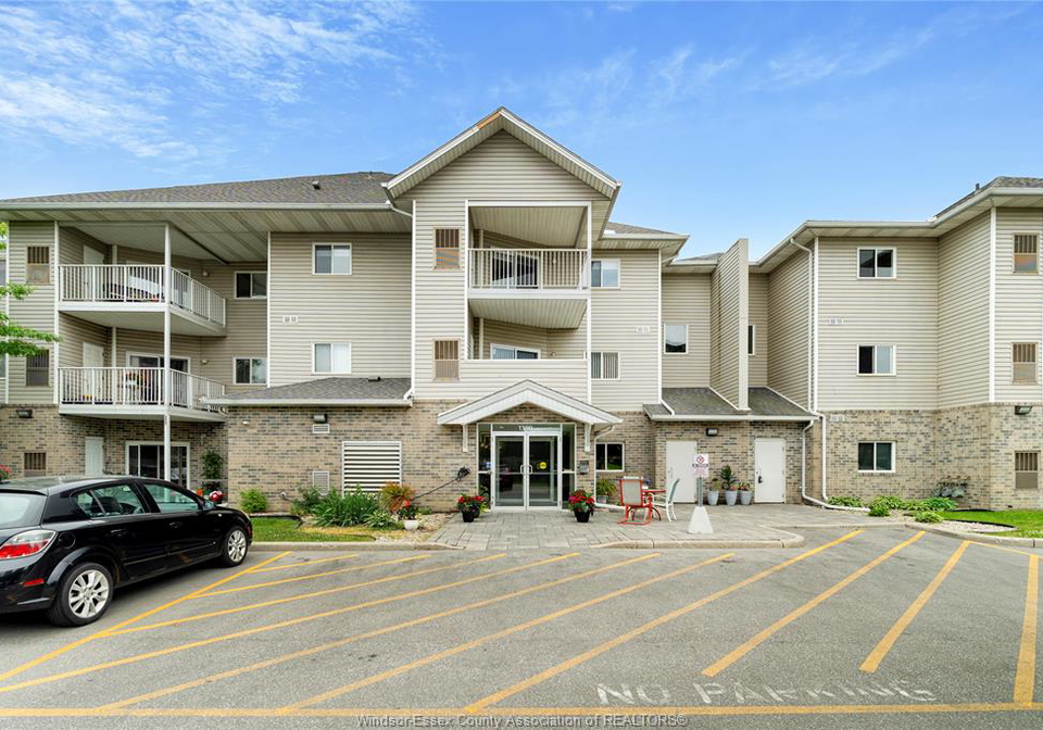 1390-lauzon-road-windsor-ontario-26013591