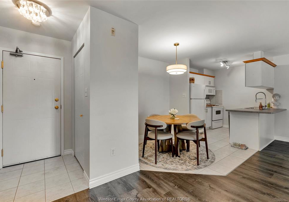 1390-lauzon-road-windsor-ontario-26013591