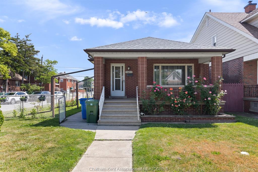 1402-elsmere-avenue-windsor-ontario-26013595