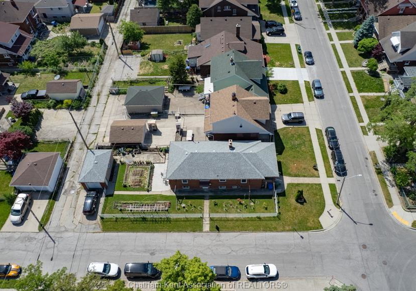 1402-elsmere-avenue-windsor-ontario-26013595