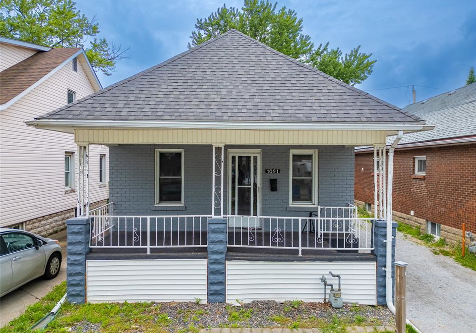 1091-lena-windsor-ontario-26013602