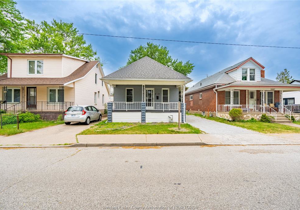 1091-lena-windsor-ontario-26013602