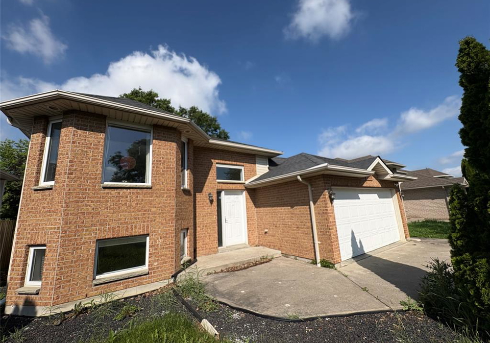 3717-maguire-street-windsor-ontario-26013635