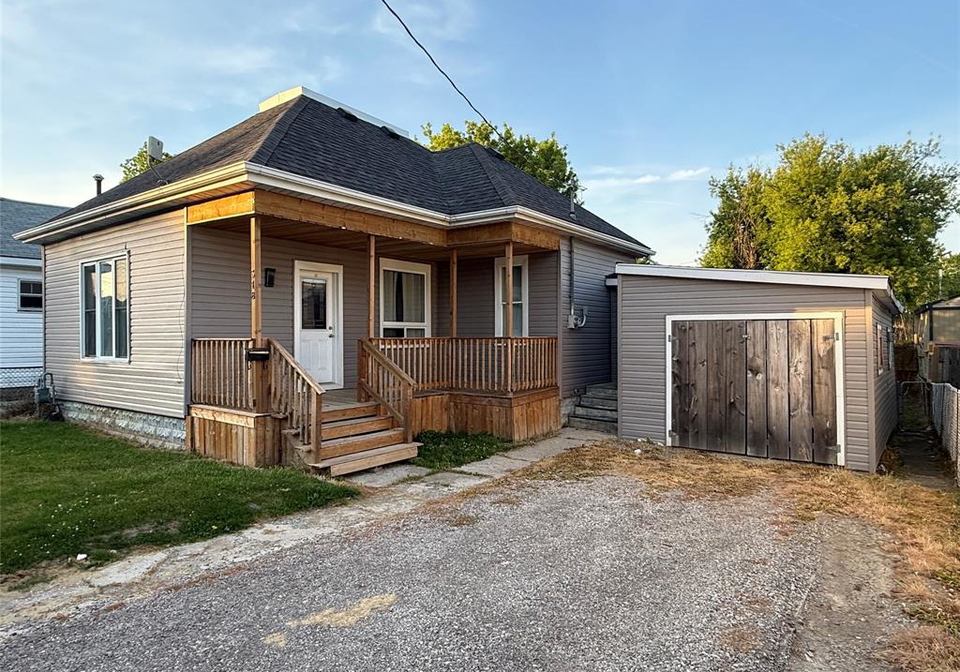 318-lafontaine-street-wallaceburg-ontario-26013640