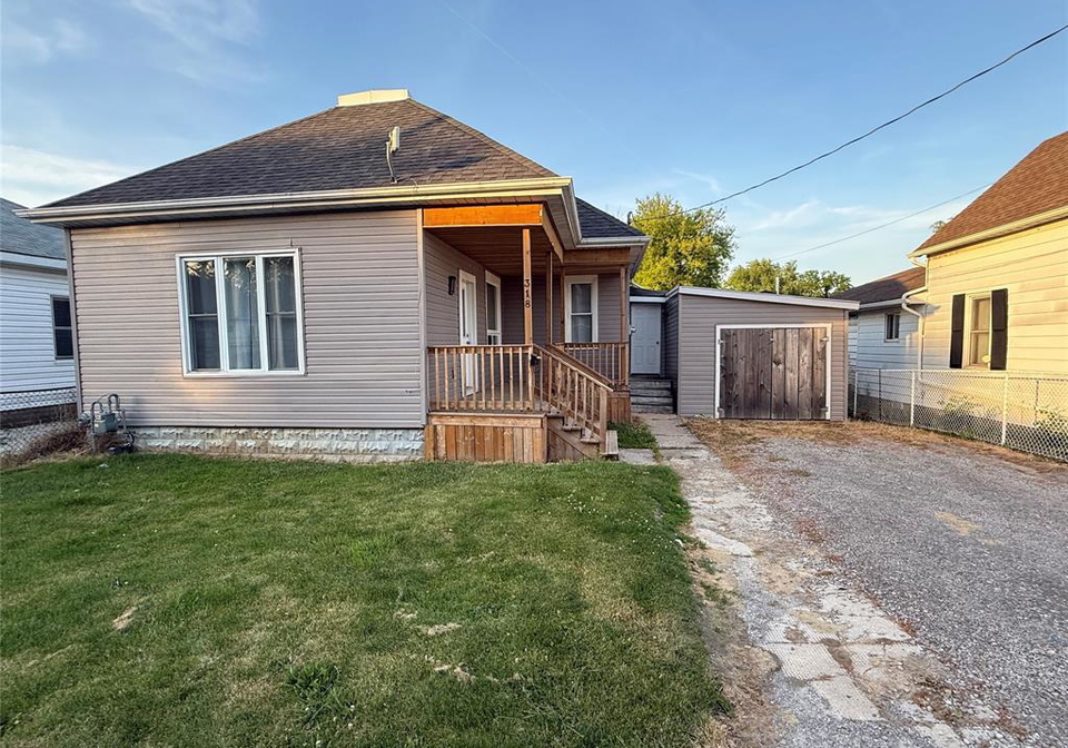 318-lafontaine-street-wallaceburg-ontario-26013640