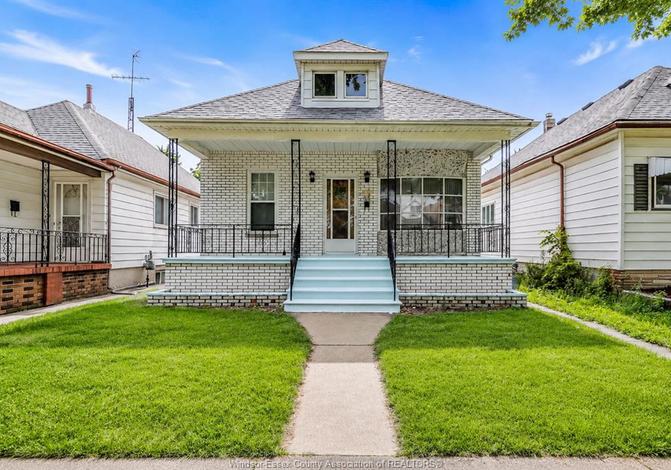 383-mcewan-windsor-ontario-26013643