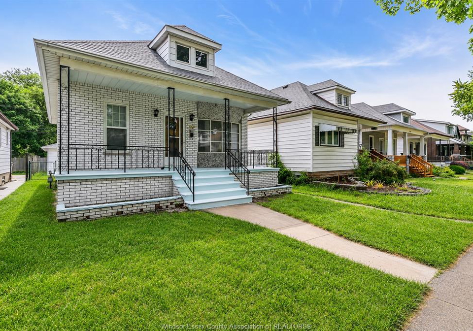 383-mcewan-windsor-ontario-26013643