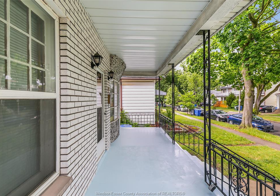 383-mcewan-windsor-ontario-26013643