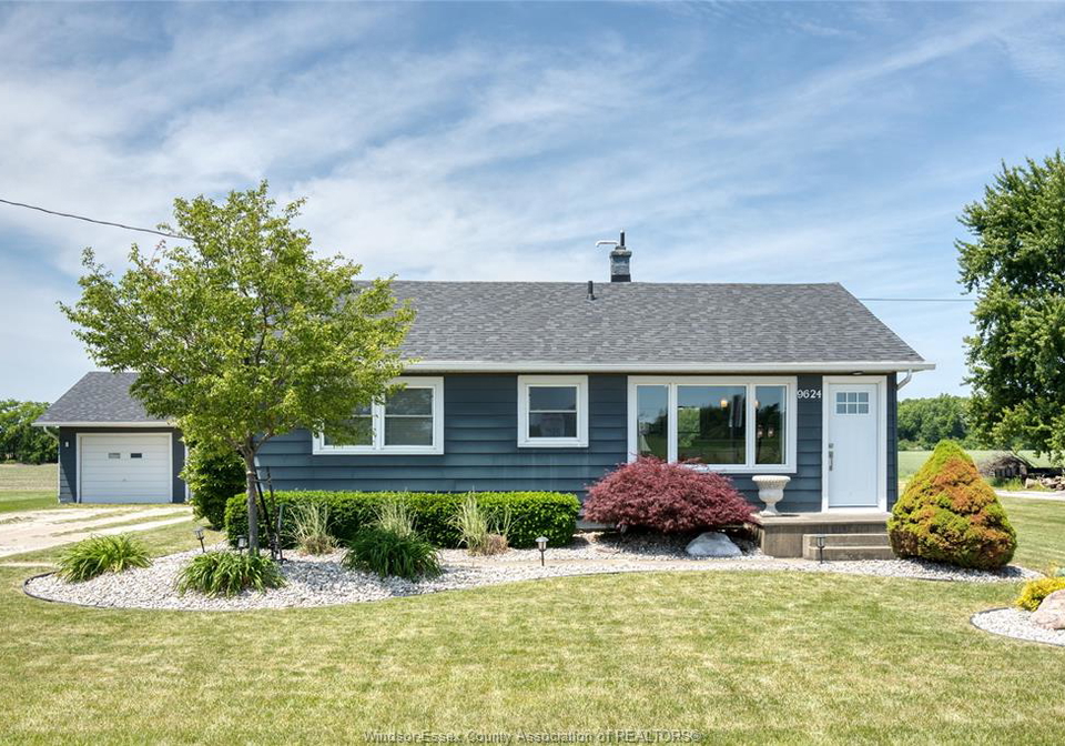 9624-walker-road-mcgregor-ontario-26013650