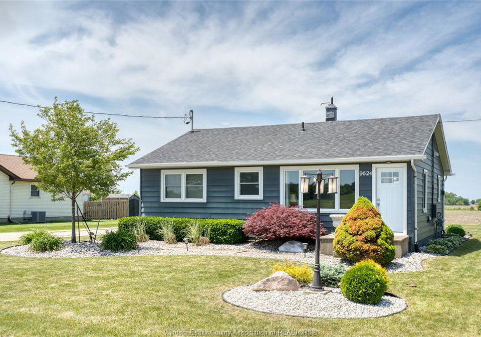 9624-walker-road-mcgregor-ontario-26013650
