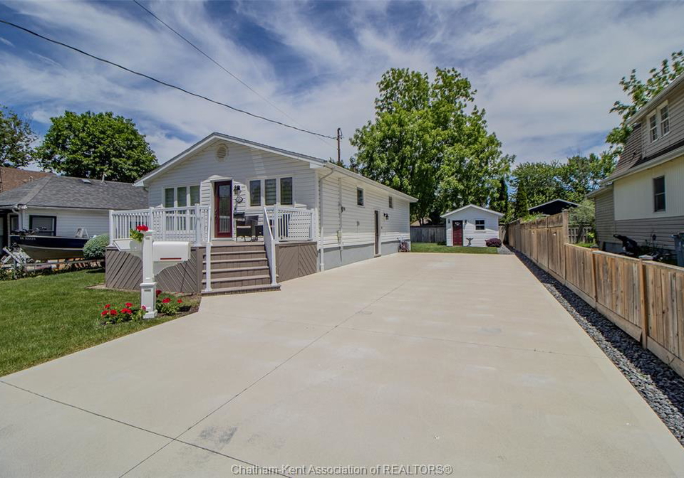 45-berry-street-chatham-ontario-26013654