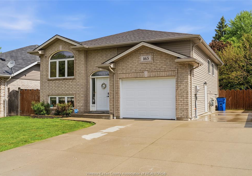 165-thomas-avenue-wallaceburg-ontario-26013657