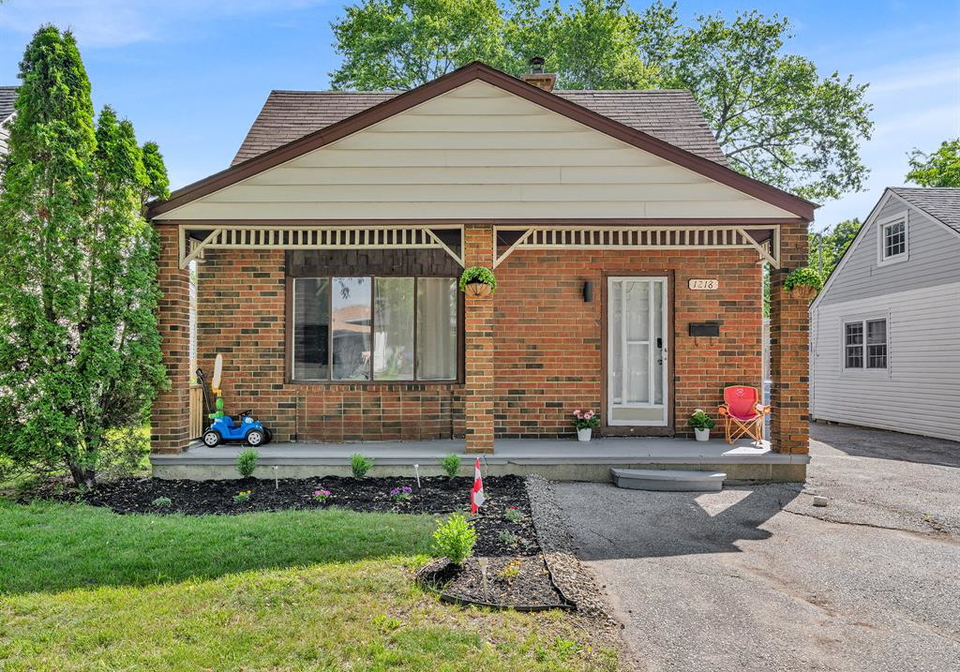 1218-california-avenue-windsor-ontario-26013673