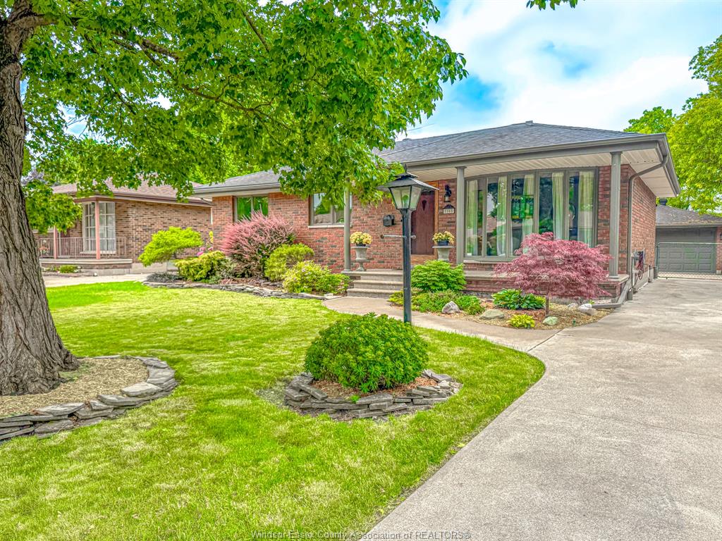 1165-coventry-windsor-ontario-26013679