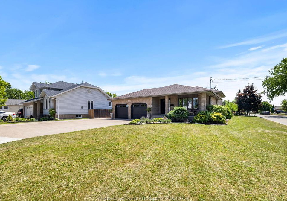 4525-grand-marais-road-e-windsor-ontario-26013710