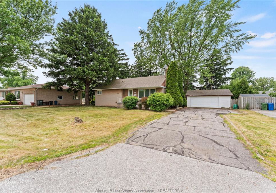 4065-dougall-windsor-ontario-26013713